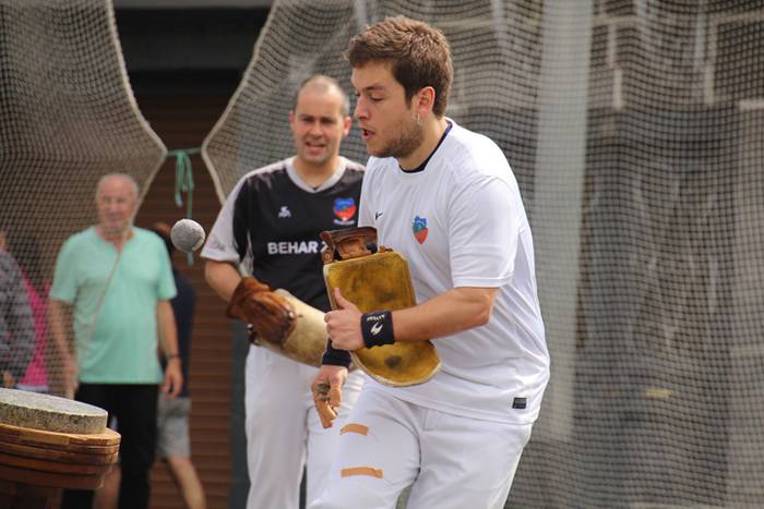 Behar Zana 70. urteurrena errebotea 21 1465127726745