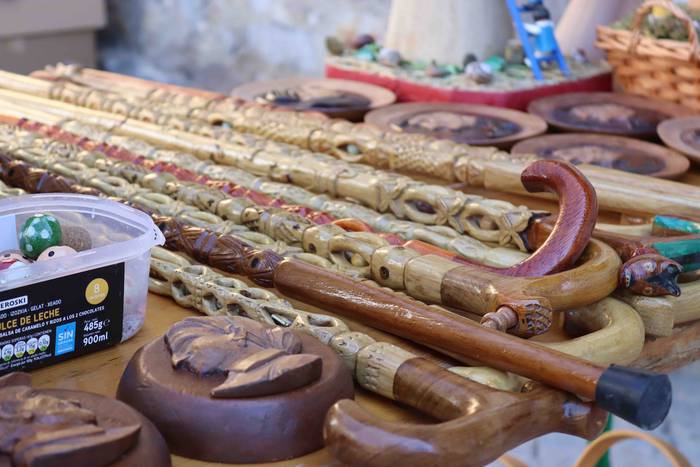 Artisau eta janari postuz be 14 1653821436437