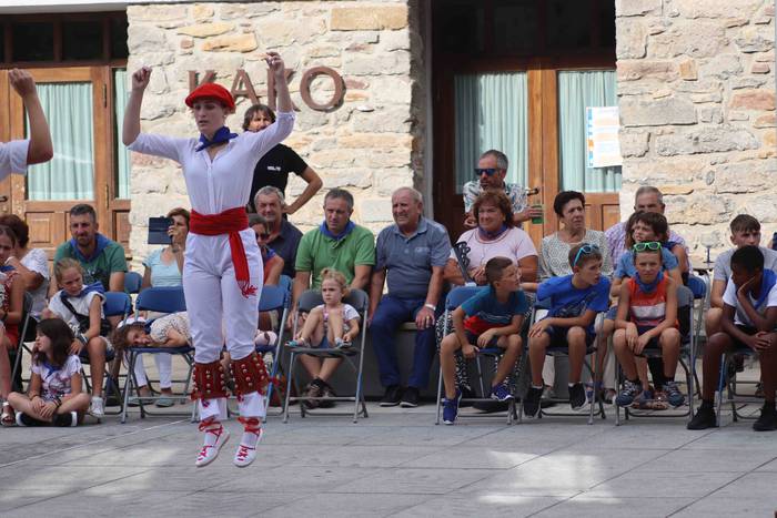 Dantza sokara batu dira emak 30 1660153179892