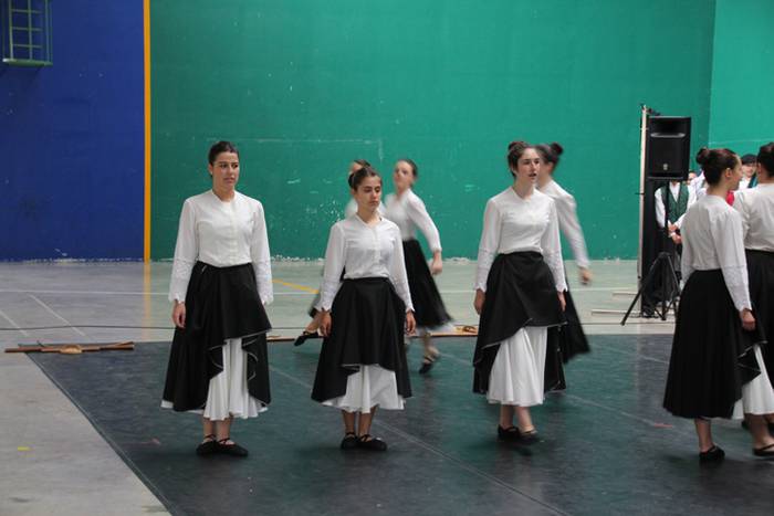 Kristikin eta dantza, Lizart 1 1496496966759