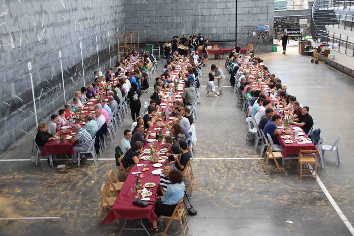 Frontoia bete da txekorra ja 70 1565532441353