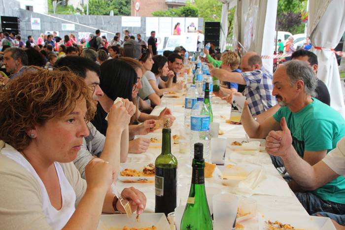 Ikaztegietako Eskola Txikiak Festa 87 1465744487847