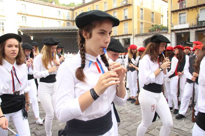 Lizarrez apaindutako kaleeta 83 1498311635565