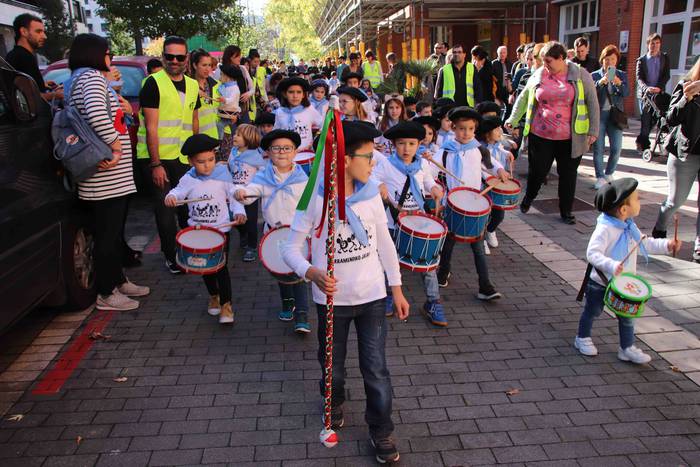 Danbor hotsek esnatu dute au 1 1572095539236