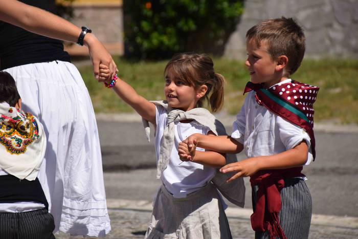 Orendain festak dantza emana 53 1534333426344