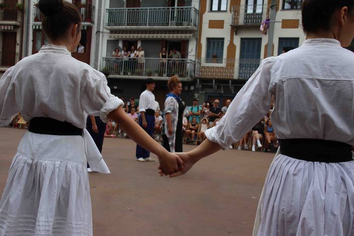 Soka dantza Santioak 2022 44 1658770623741