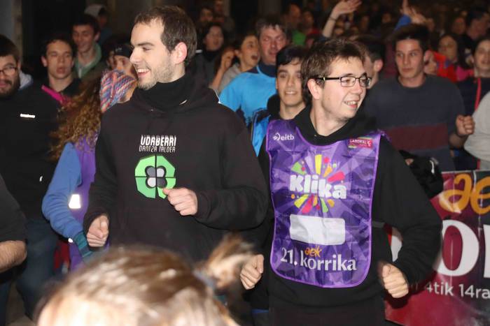 Orain, gaur eta hemen, dena  42 1555133867166