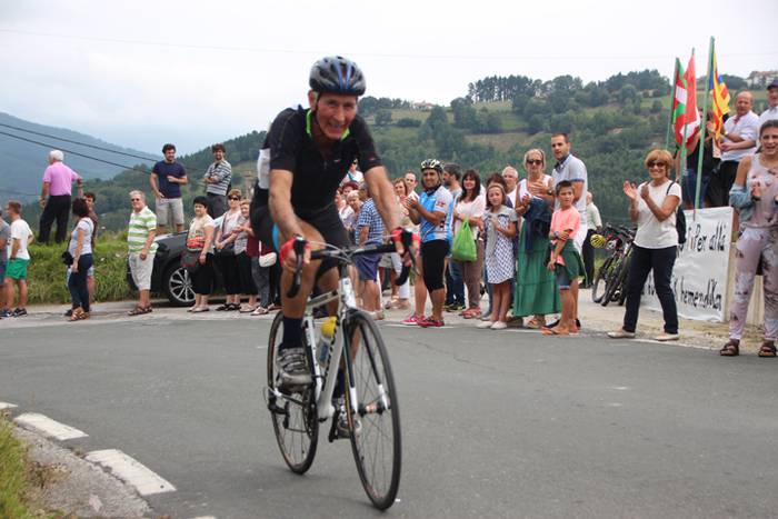 Maldan gora plazara heldu ar 40 1502801476759