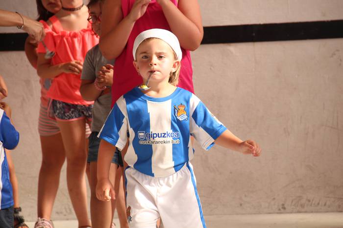 GOIATZKO ANDRA MARI JAIAK 20 38 1502731419402