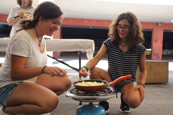 Haurrak beren dohaiak erakusten 8 1469532131380