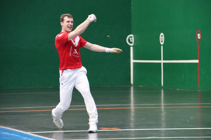 Artola, Lau eta Erdiko Txapelketatik kanpo