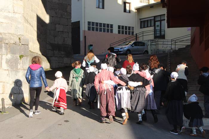 Gabon eskea eta olentzero 2015 106 1450964205199