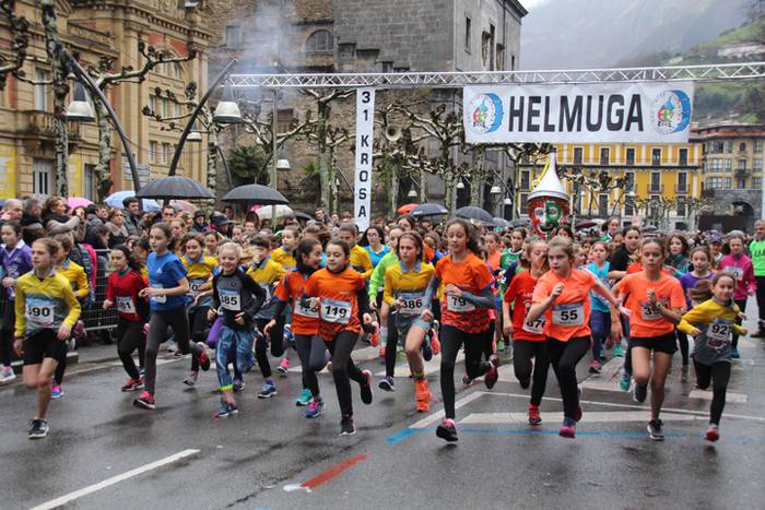 700 haur inguru XXXI. Ero Et 83 1516542349762