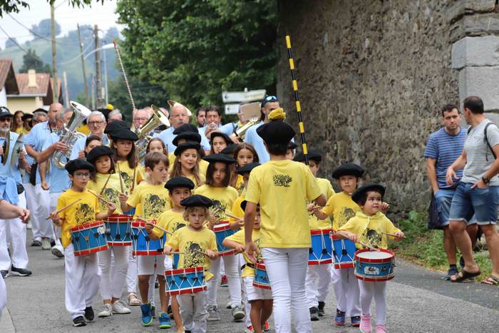 Danbor hotsek hartu dute Ama 1 1562504157715