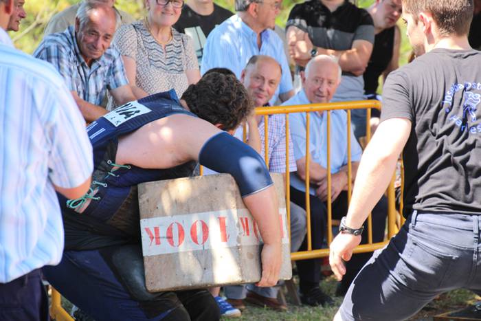 Festa giroa Santamañan 27 1468781737010