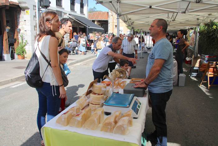 Zizurkil herrigunea Azoka Be 30 1570974696009