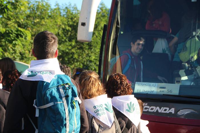 Eskuak batuta, desio bakarre 3 1528640461107