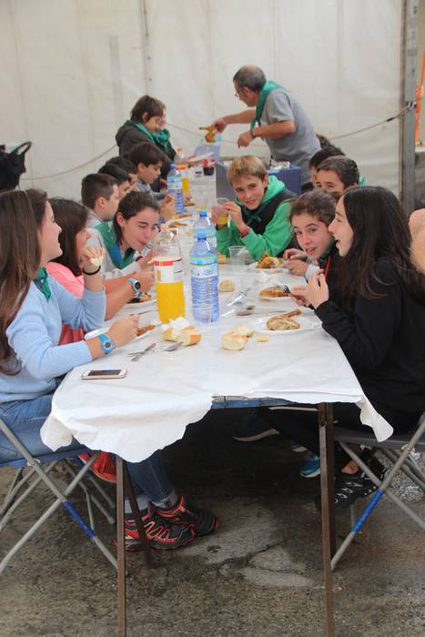 Bazkaria, dantzatu eta abest 4 1508689092156