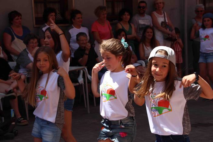 Tripa beteta, dantzan pasa d 59 1563205345327