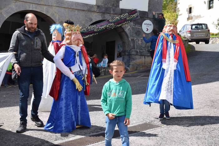 Haurrek egindako erraldoiek  2 1556984182142