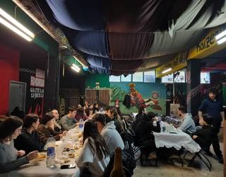 Anoetan saretu dira gazte asanbladak