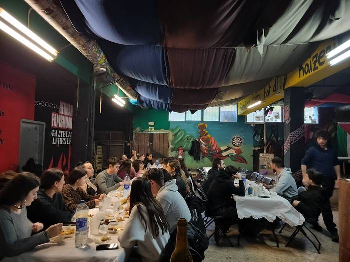 Anoetan saretu dira gazte asanbladak