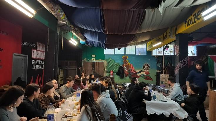 Anoetan saretu dira gazte asanbladak