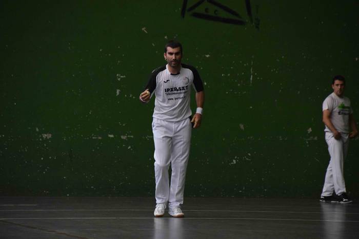 Eskuz Binakako Santio Txapel 21 1627541731793