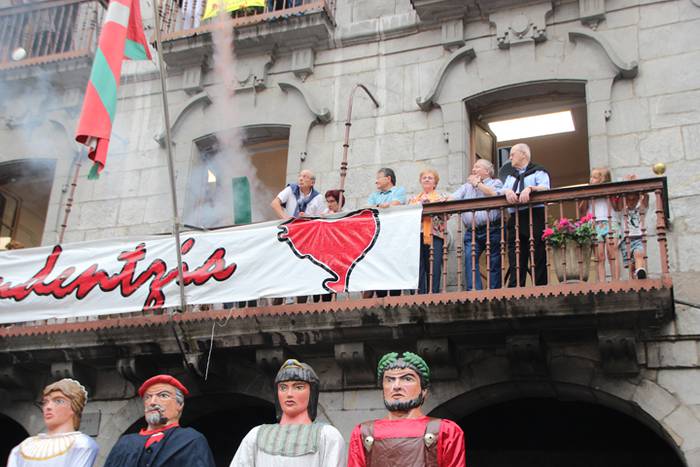 Alegia festak hasiera txupin 58 1499973427030