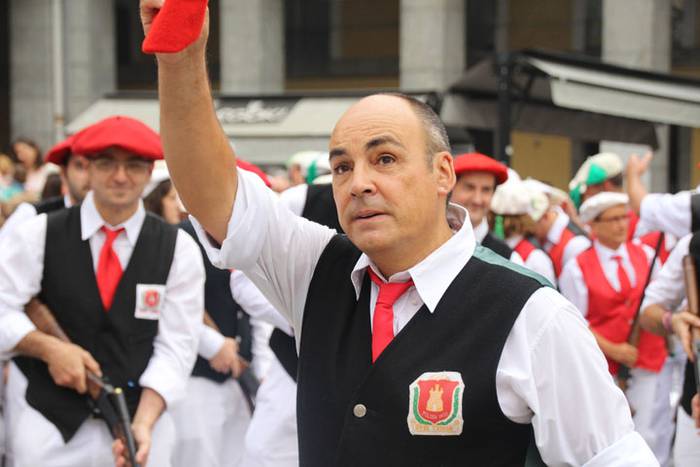 Santuek eta dantzariek poztu 168 1498313113037