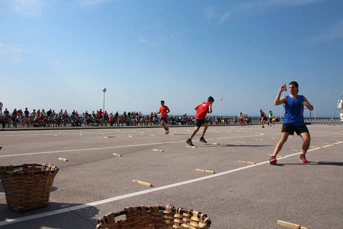 Txapel berdinduena, gipuzkoarren buruan 10 1473085200010