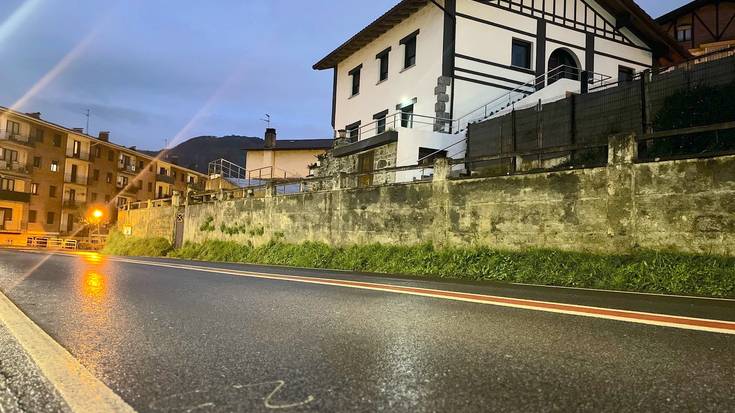 Herriko trafikoa eta garraio zerbitzua hobetzeko bilerak egin ditu udalak aldundiarekin