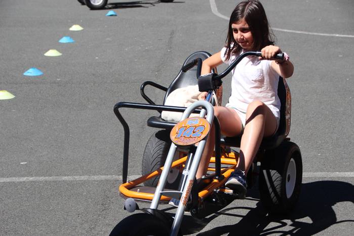 Haurrak jolasean, helduak jan eta edanean 26 1468672037365