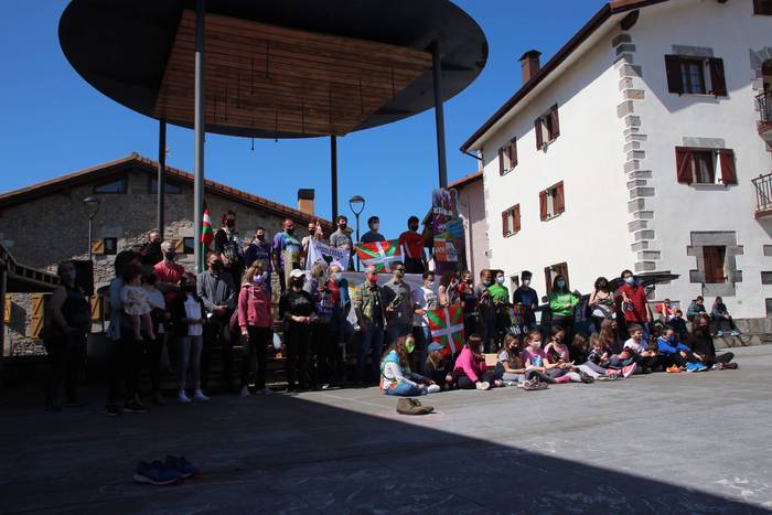 Elkartasun keinuak Adunan 28 1616942589255