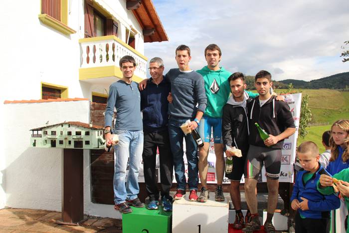 Lokaztuta Amasako XXIV. mendi duatloia 214 1477237198500