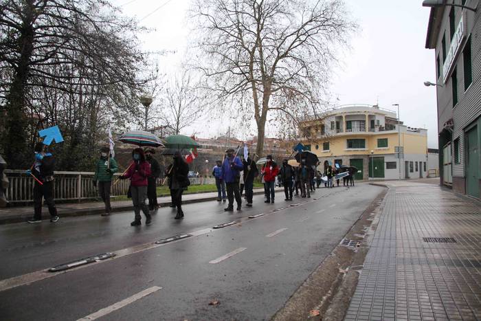 Aurreikuspenak gainditu ditu 16 1610219472730