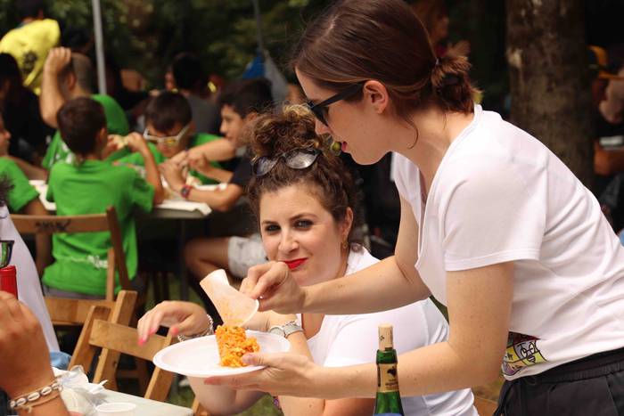 Kuadrillan bazkaltzea bezala 25 1564494470537