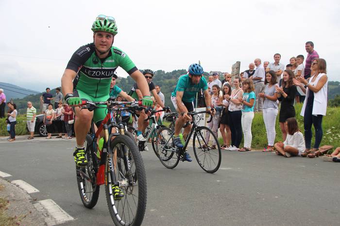 Maldan gora plazara heldu ar 41 1502801482563