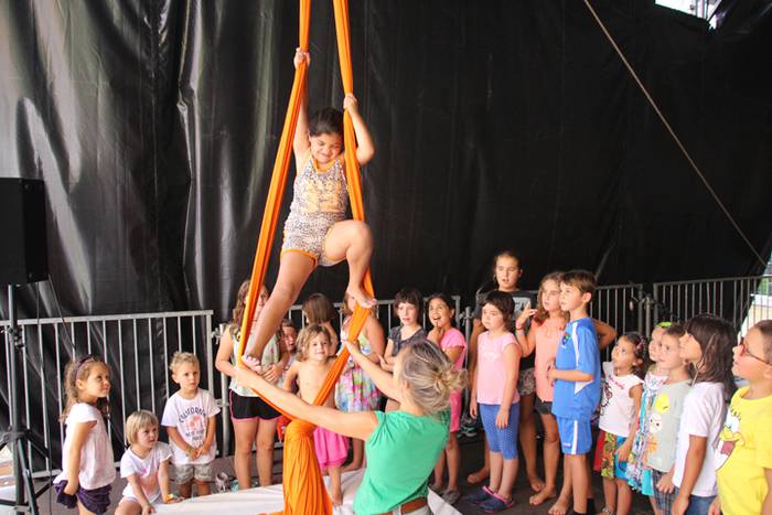 Zirkuaren aparretan murgilduta 33 1473012635882