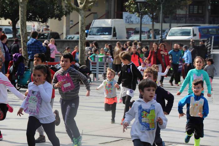 Txikienek eman diote hauspoa 21 1555155534088