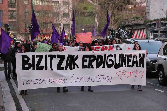 "Mundua geratu dugu" 33 1552072541943