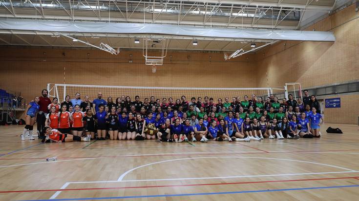 Boleiboleko lehia Olaederra kiroldegian