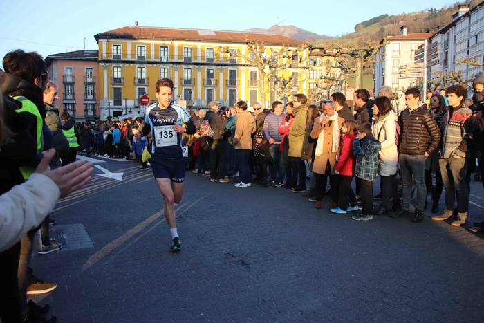 Uzturreko gurutzea lapurtu z 110 1577813972513