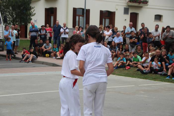 Puzgarriak, pilota eta karta 42 1501613918597