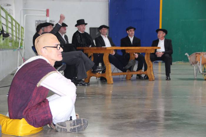 Lizartzako inauteriak 2016 antzerkia 2 1453571677050