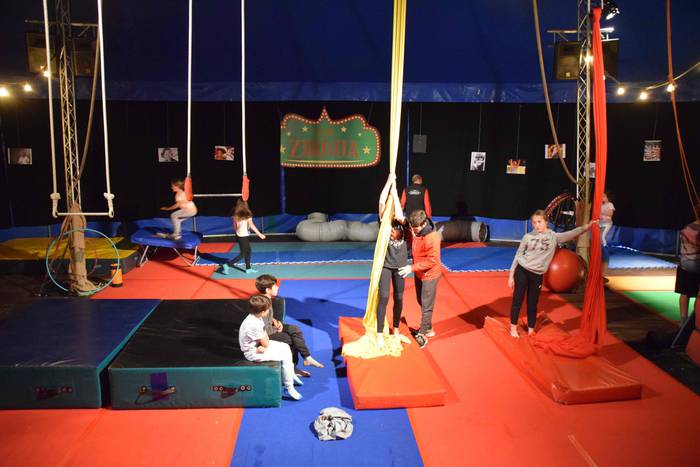 Gure Zirkuaren eskutik zirku 1 1650467907240