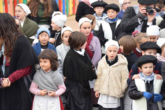 Ibarrako Uzturpe ikastolakoak gabon eskean 32 1545653476490