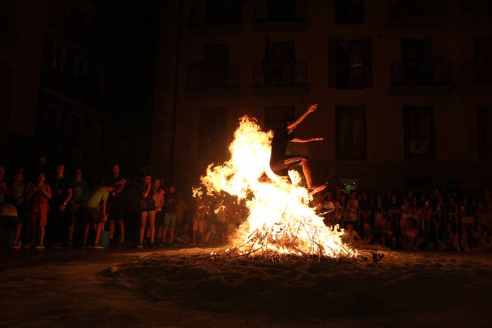 Salto bat, desio bat 81 1498259457023