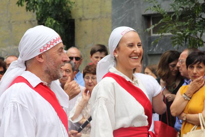 Santuek eta dantzariek poztu 111 1498312799360