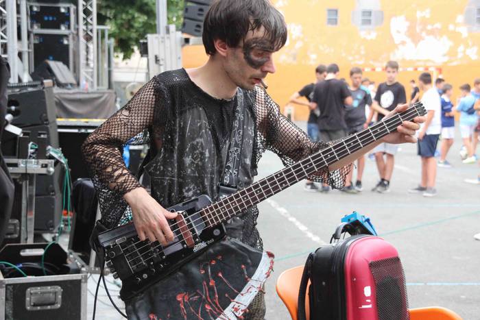 Norberak bere bazkaria, eta  36 1532631030653